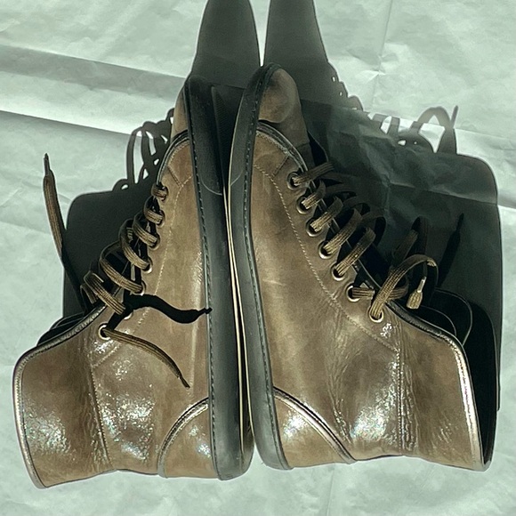 LOUIS VUITTON - FOLD OVER - Picture 10 of 14